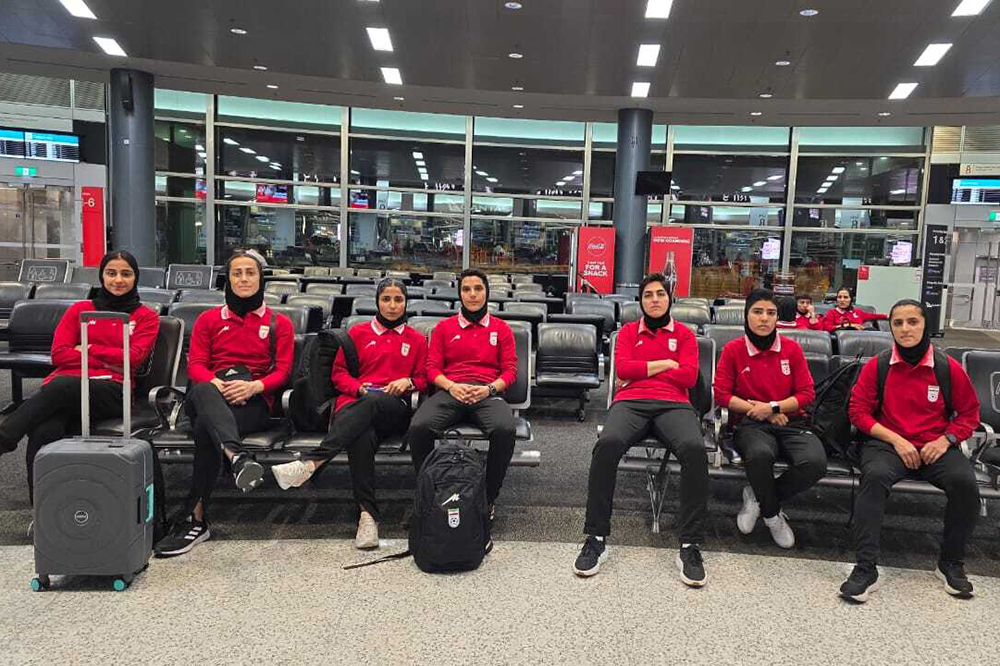 تیم ملی زنان به گلدکوست رسید