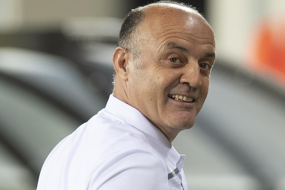 بیزاتی رسما به کادرفنی استقلال اضافه شد