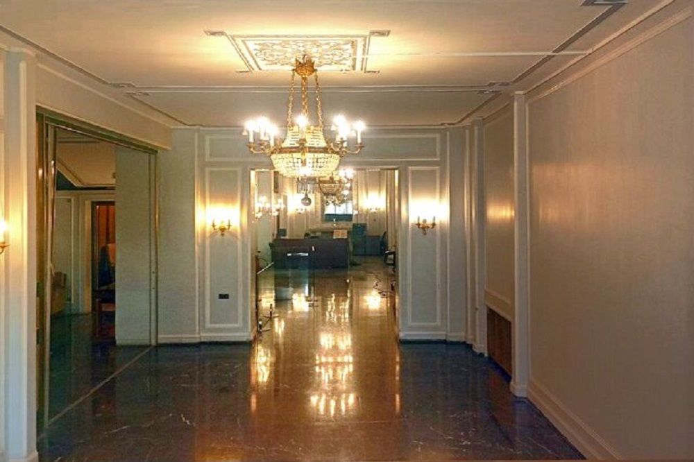 کاخ نیاوران تخیله شده است؟